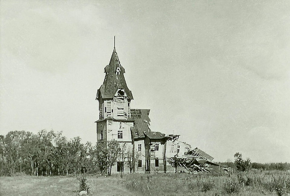 Разрушенная лютеранская церковь в Валкеасаари 1940 год
