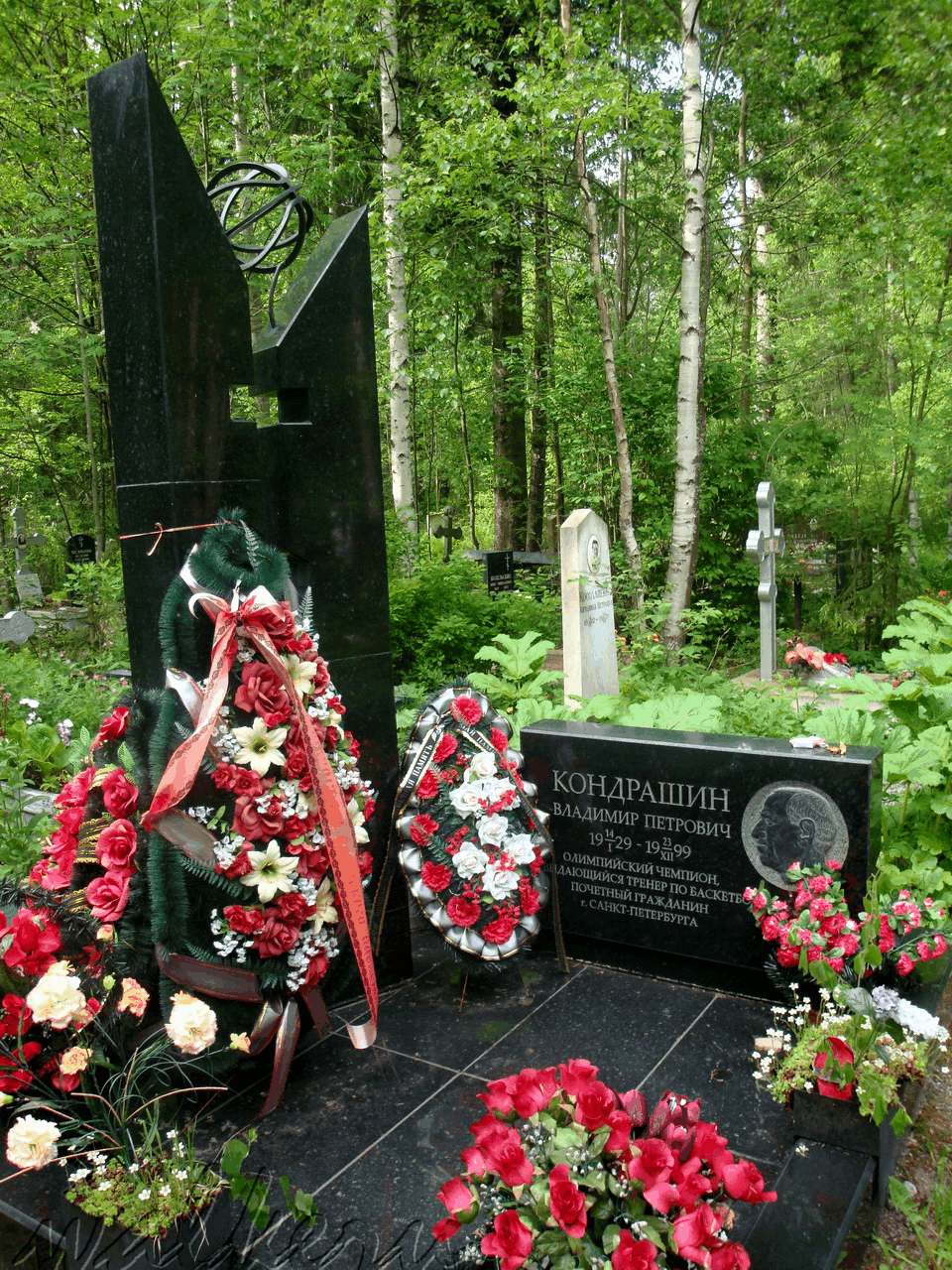 Могила КОНДРАШИНА В.П. на Северном кладбище